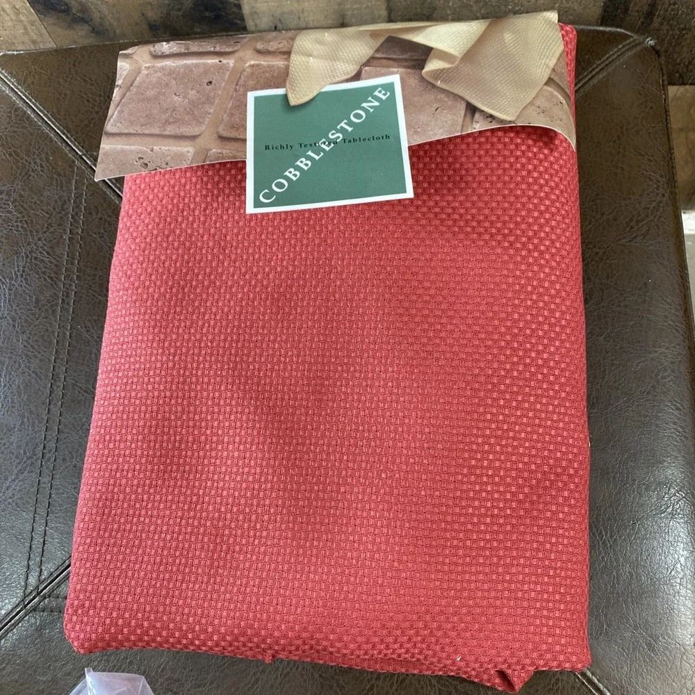 Cobblestone Tablecloth Textured Rust 70